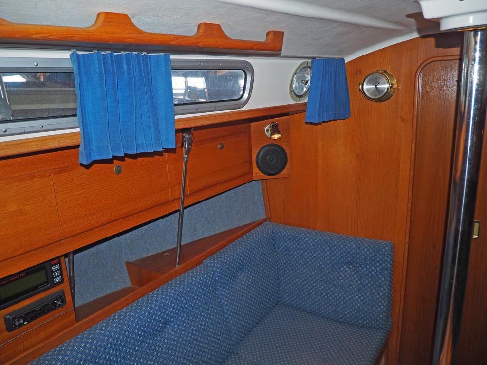 Saloon, Accommodation